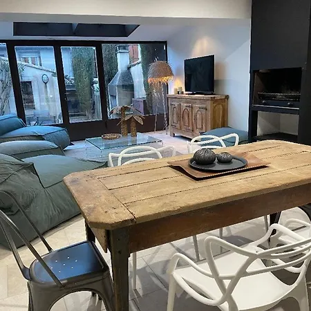 בית נופש Le Petit Camisou, Un Ecrin Au Pied De La Cite *