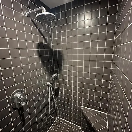 בית נופש Le Petit Camisou, Un Ecrin Au Pied De La Cite *