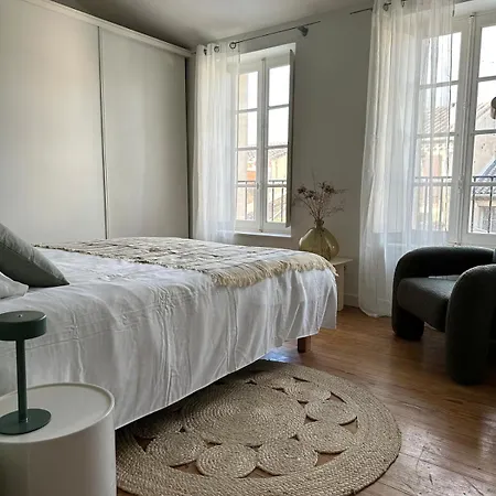 בית נופש Le Petit Camisou, Un Ecrin Au Pied De La Cite קרקסון