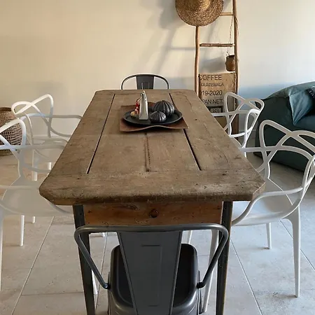 בית נופש Le Petit Camisou, Un Ecrin Au Pied De La Cite קרקסון